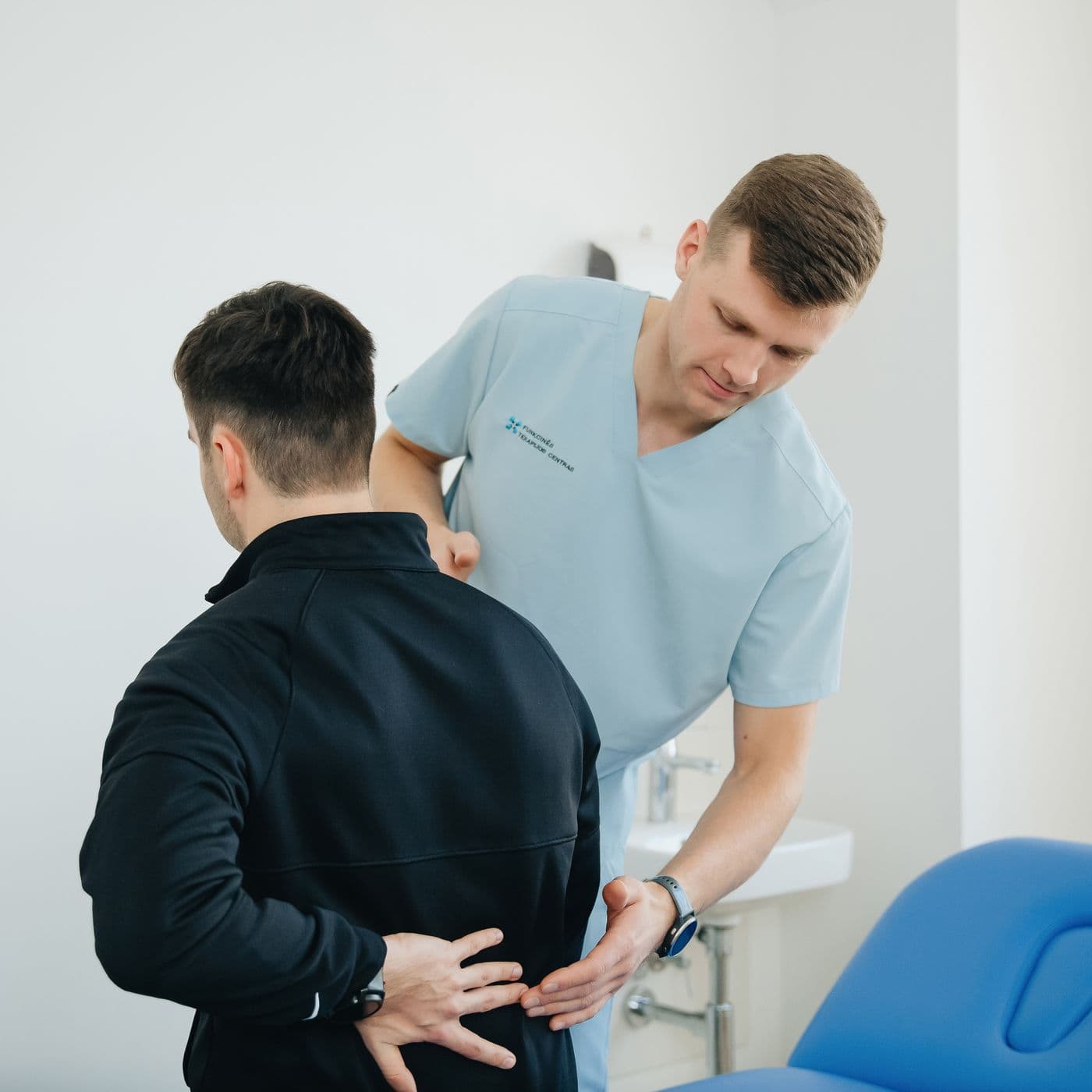 Posture assessment with a physiotherapist